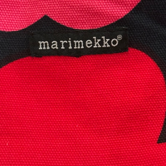 Marrimeko Unniko pink and red floral tote bag 13x16. - Picture 4 of 10